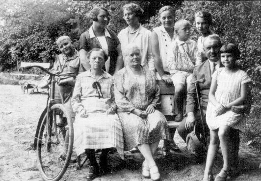 Wawrzynowicz Family around 1928